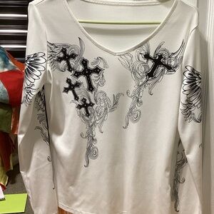 Amazon Women's Cream Long Sleeve Top with Black Graphic